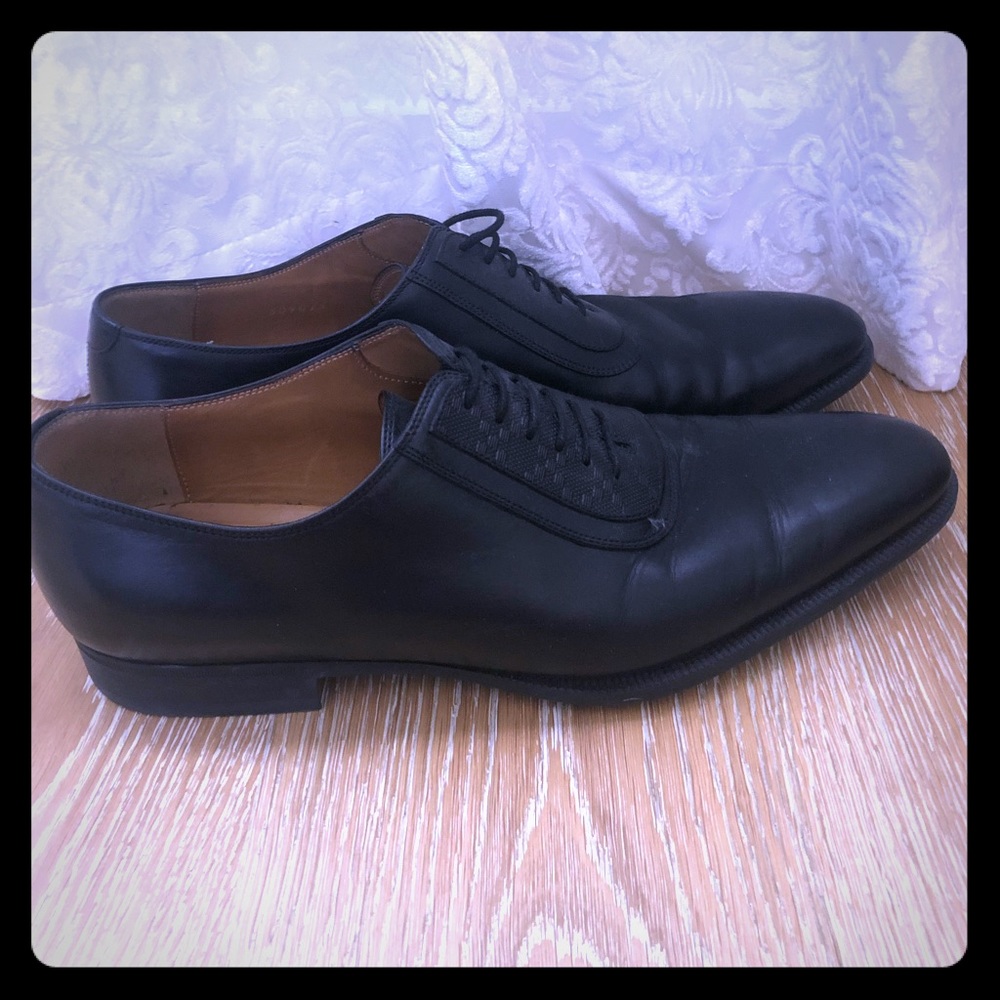 Authentic men’s Gucci shoes